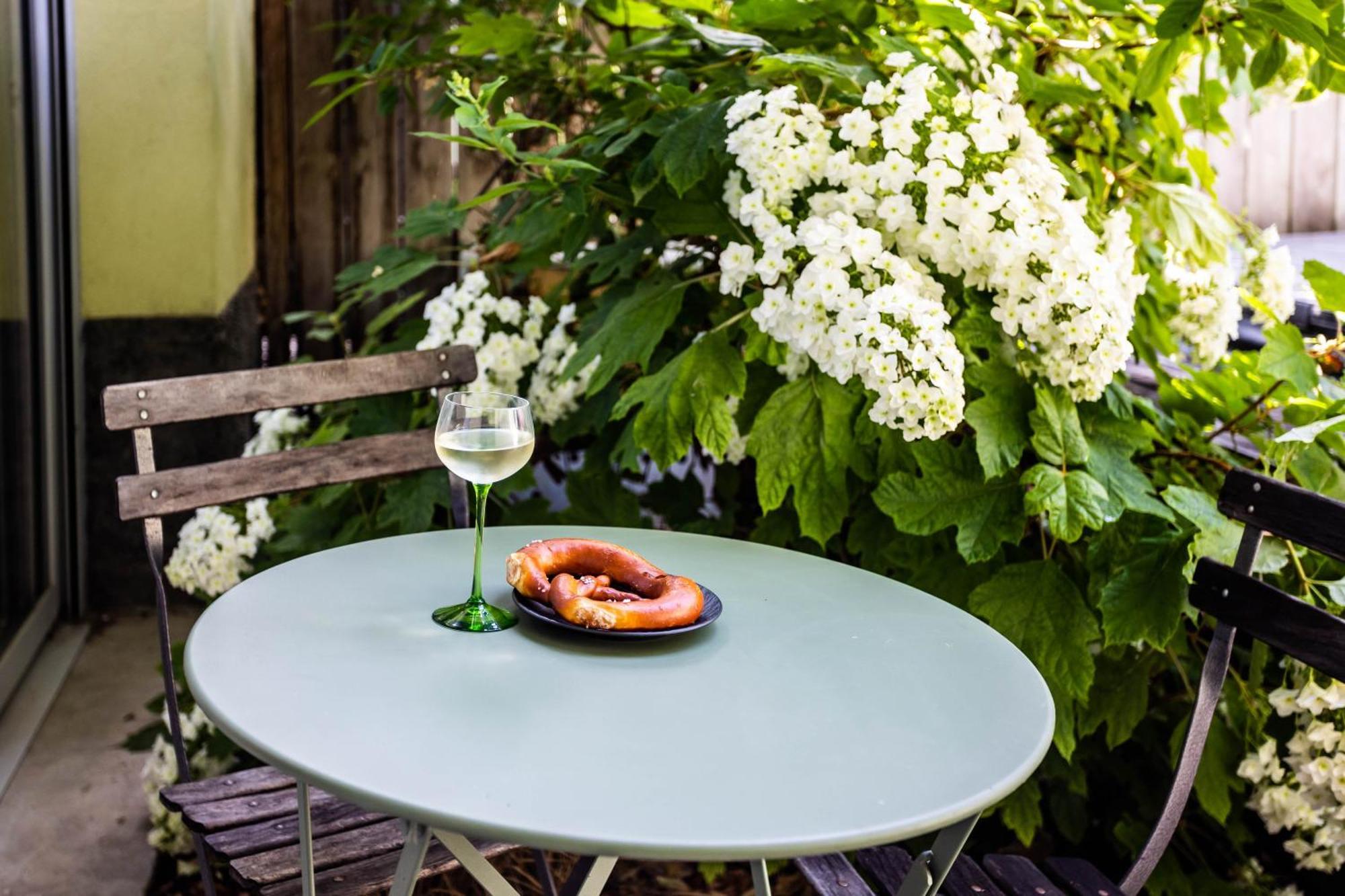 Les Jardiniers Apartment *